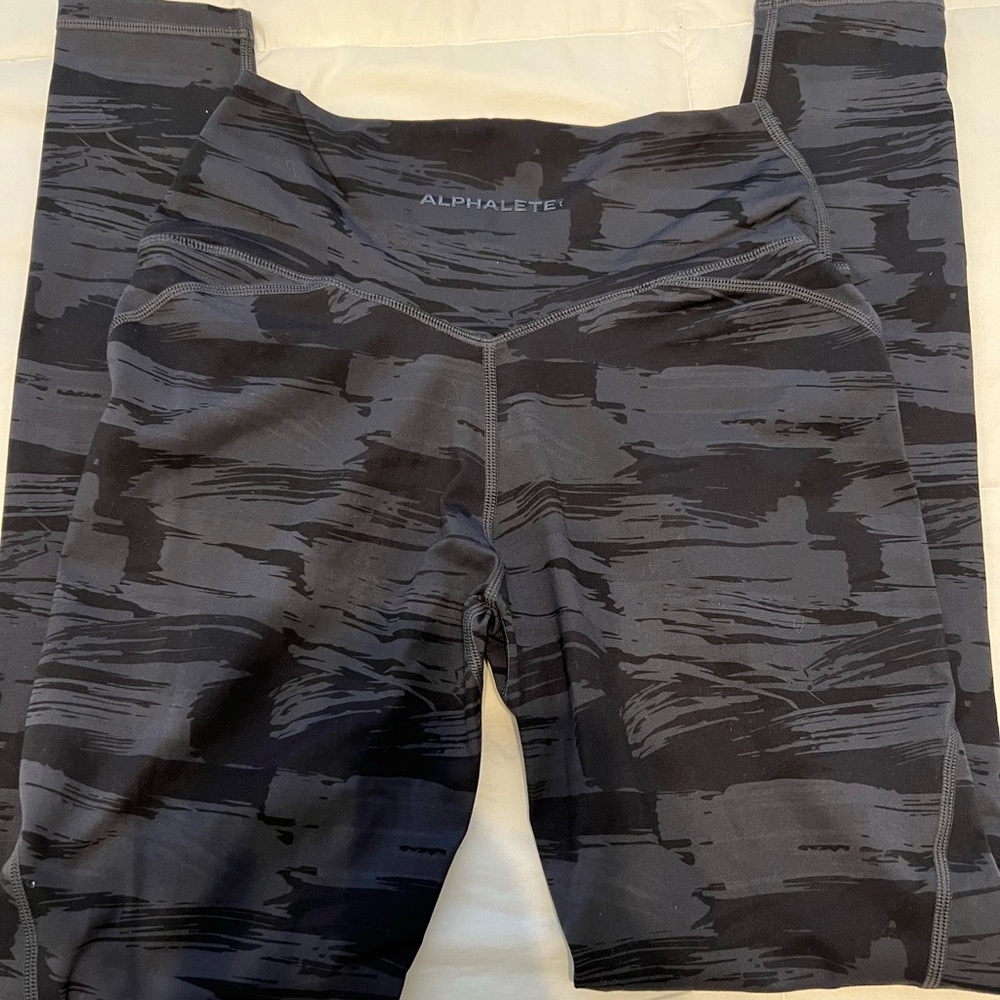 Black Alphalete leggings :)